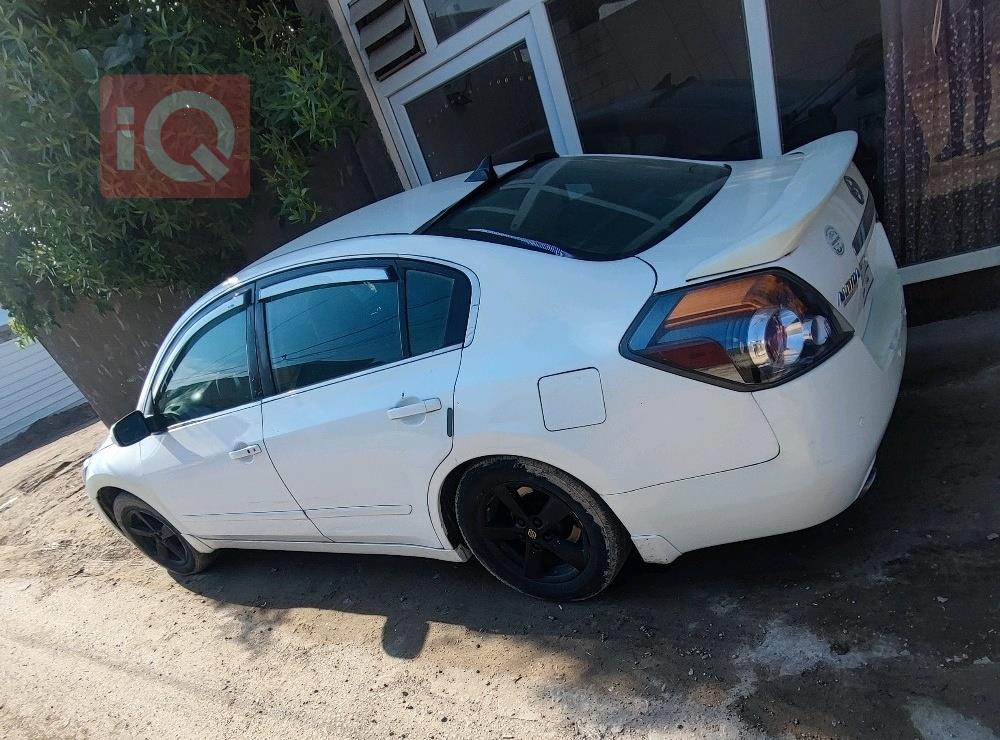 نيسان ألتيما